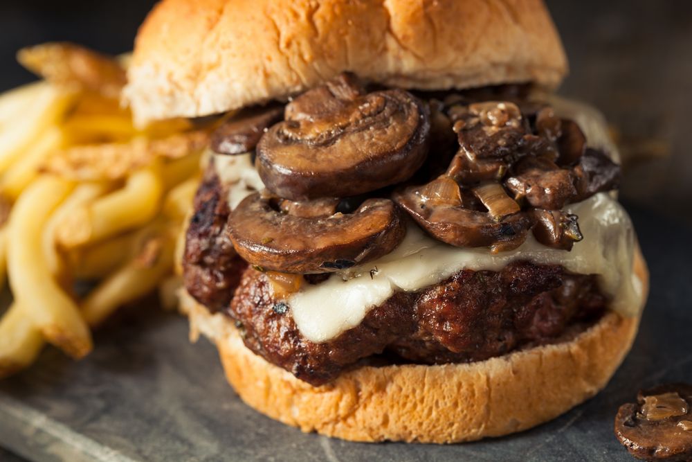 Cheeseburger with Grilled Mushrooms