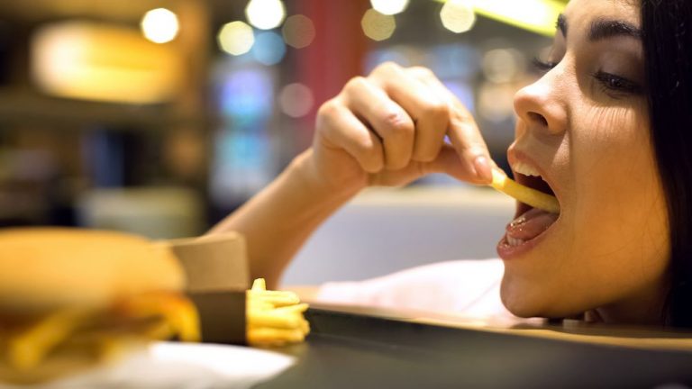 How to Lose Weight Eating Junk Food – Eating Love